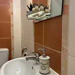 Seaside With Free Parking Apartment