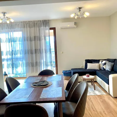 Apartment Seaside With Free Parking
