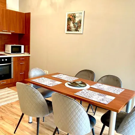 Apartment Seaside With Free Parking