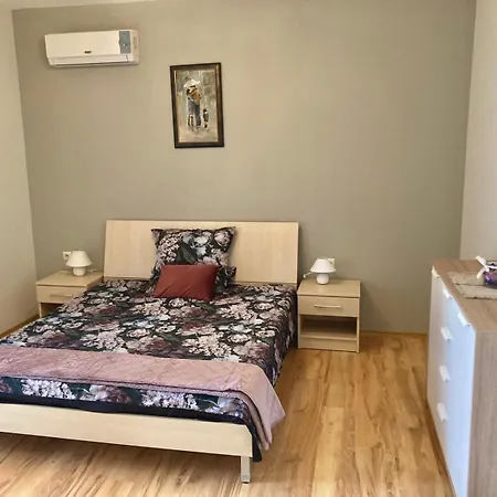 Seaside With Free Parking Apartment